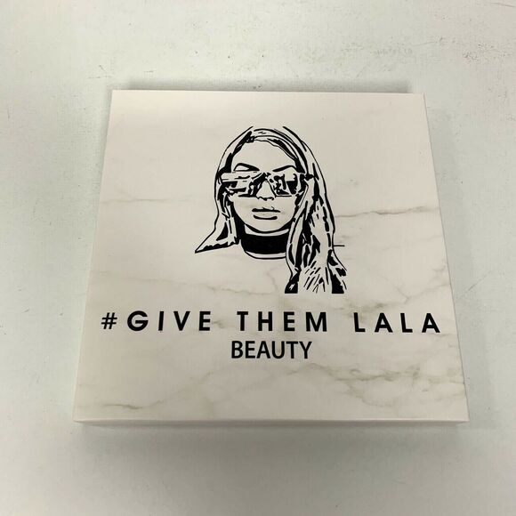 GIVE THEM LALA BEAUTY Eyeshadows The Grown Woman Palette High Pigment Blendable - Picture 2 of 9